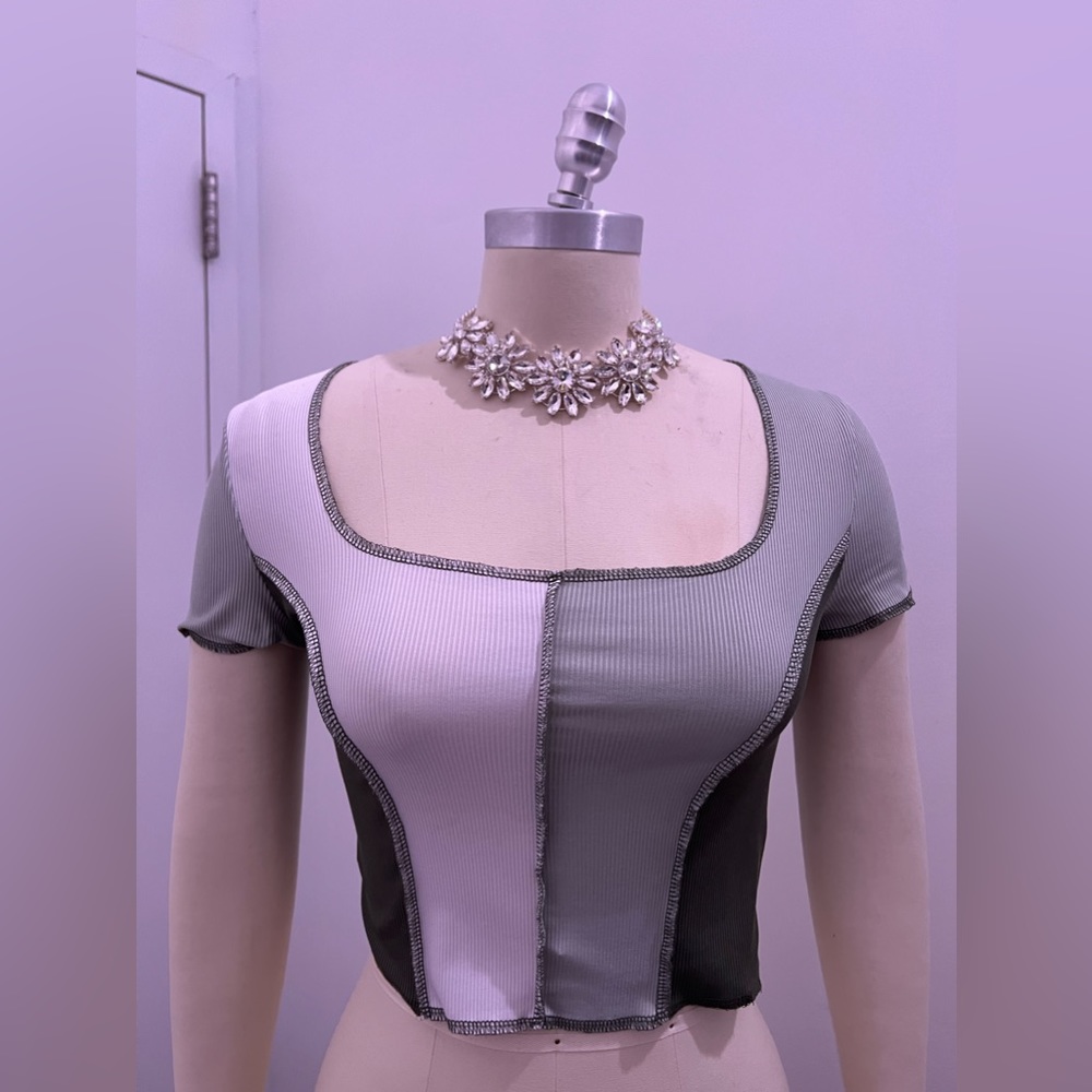 Cropped shirt